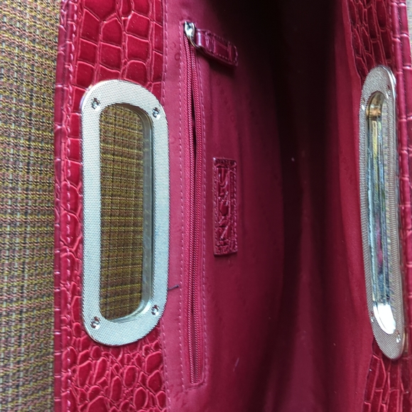 NY&C red crocodile pattern purse - Picture 6 of 6